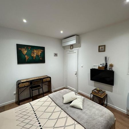 Apartament Chez Christian Et Valerie Rocbaron Zewnętrze zdjęcie