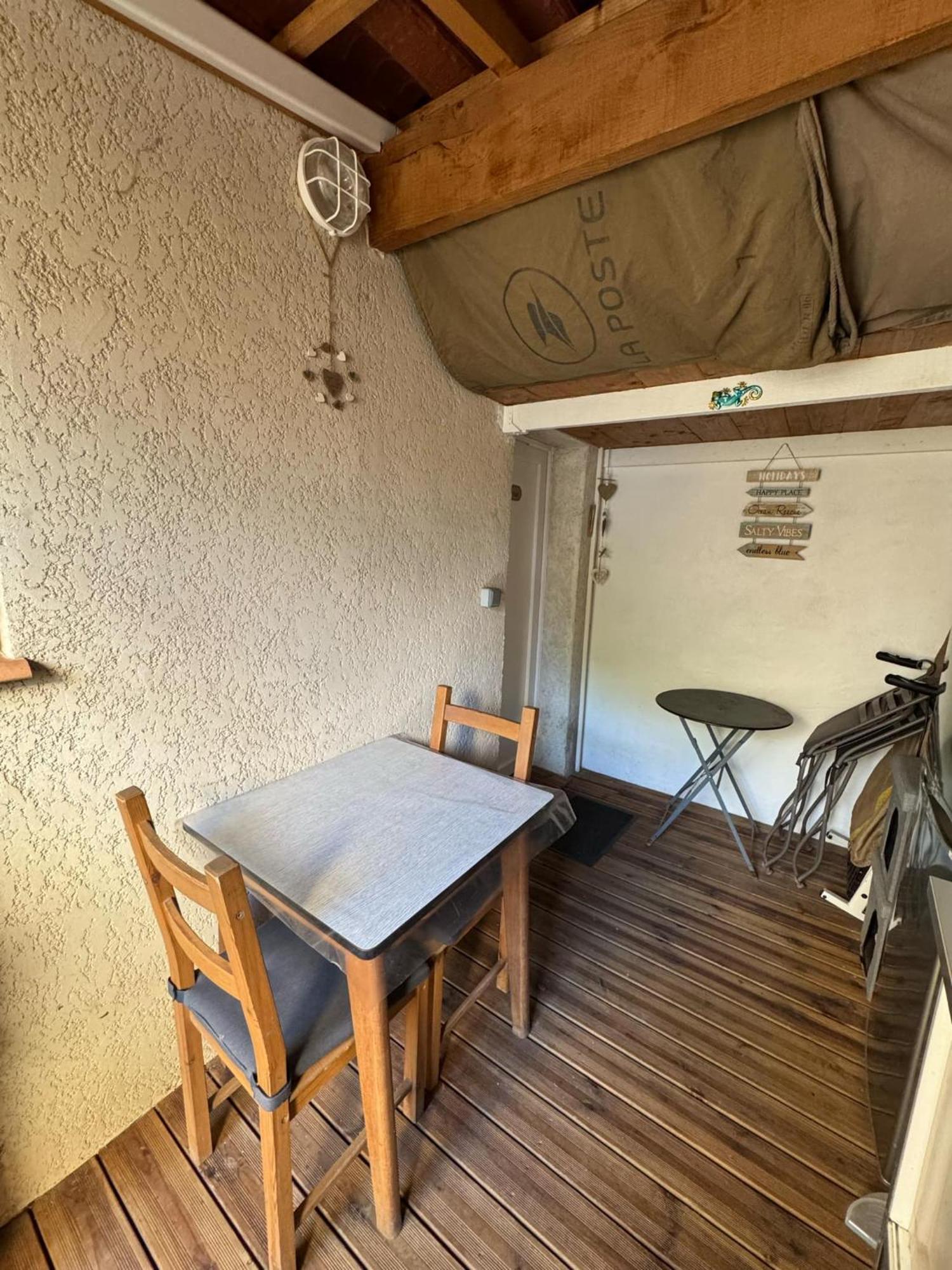 Apartament Chez Christian Et Valerie Rocbaron Zewnętrze zdjęcie