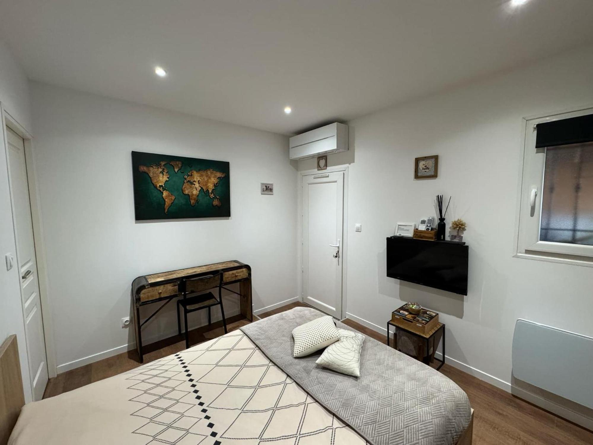 Apartament Chez Christian Et Valerie Rocbaron Zewnętrze zdjęcie